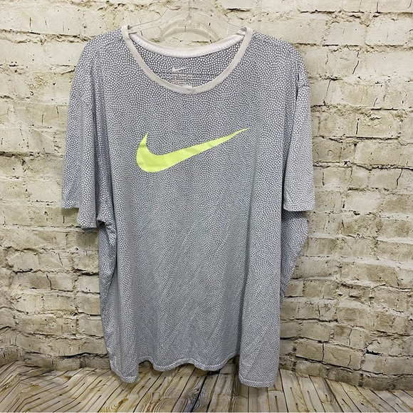 Nike Gray Pebble Athletic Cut Dri Fit T Shirt - Picture 1 of 6